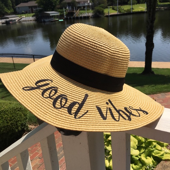 NWT Good Vibes Embroidered Big Floppy Beach Hat - Picture 3 of 7
